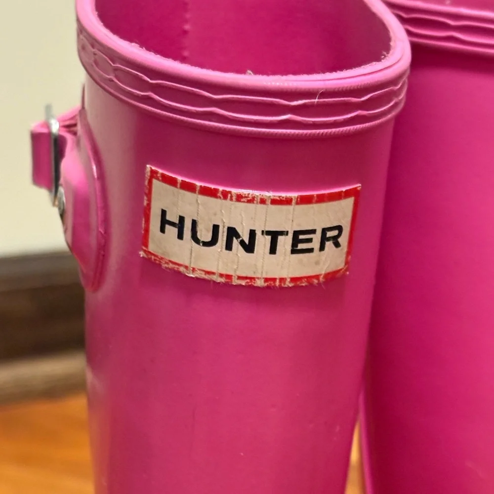 Hunter Classic sz 13 UK 32 pink gloss kids rain boots, great pre owned condition